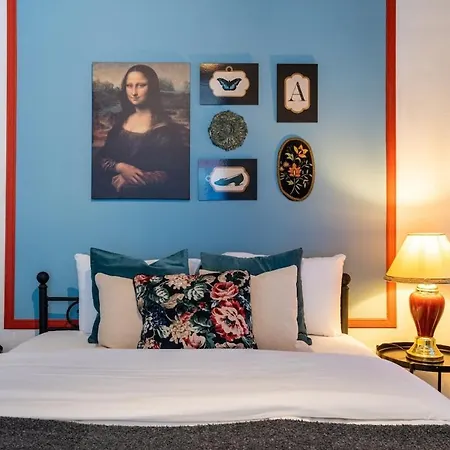 Апартаменти Blue Haven - 2-br Artistic Escape In *