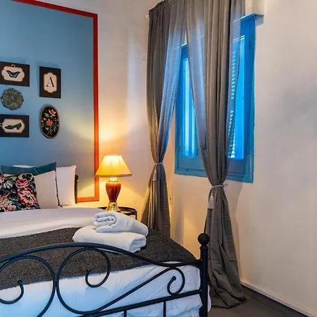 Blue Haven - 2-br Artistic Escape In Apartament