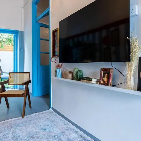 Blue Haven - 2-br Artistic Escape In Larnaca