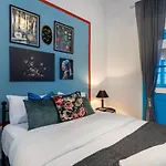 Blue Haven - 2-br Artistic Escape In Appartement *