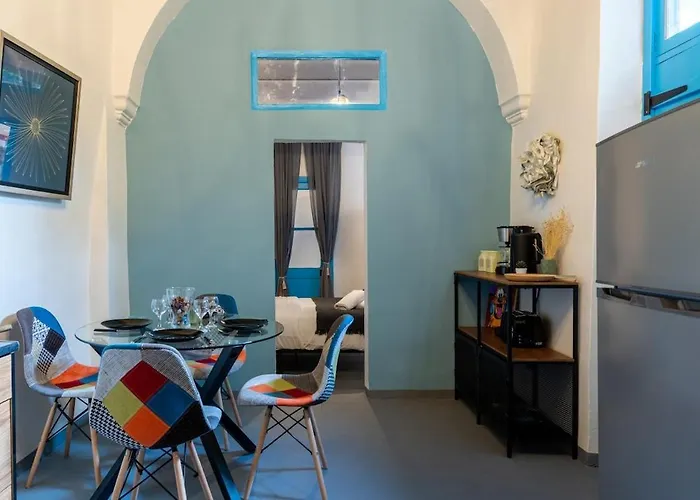 Blue Haven - 2-br Artistic Escape In Apartmán *