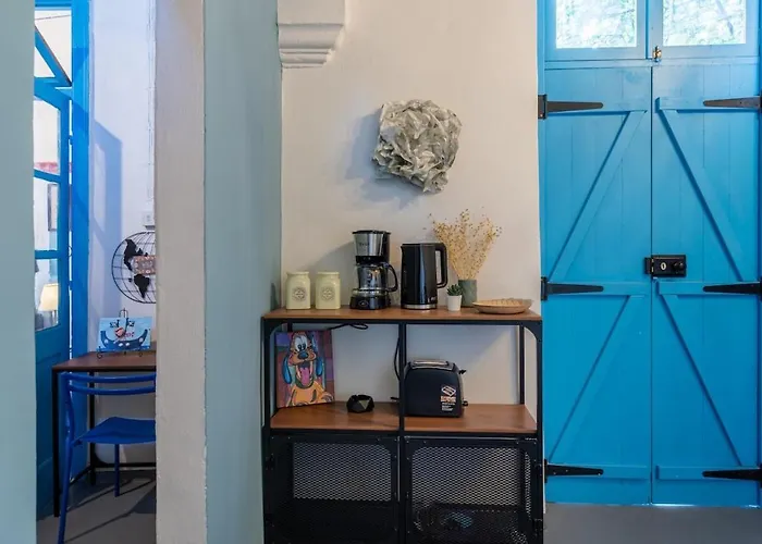 Blue Haven - 2-br Artistic Escape In Larnaca