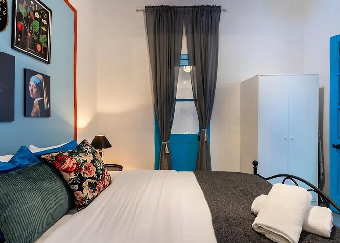 Blue Haven - 2-br Artistic Escape In