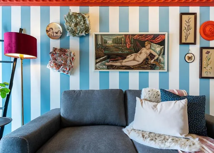 Blue Haven - 2-br Artistic Escape In Apartment Larnaca