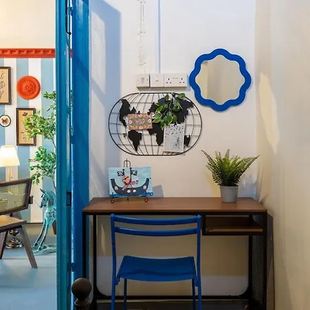 Blue Haven - 2-br Artistic Escape In アパート